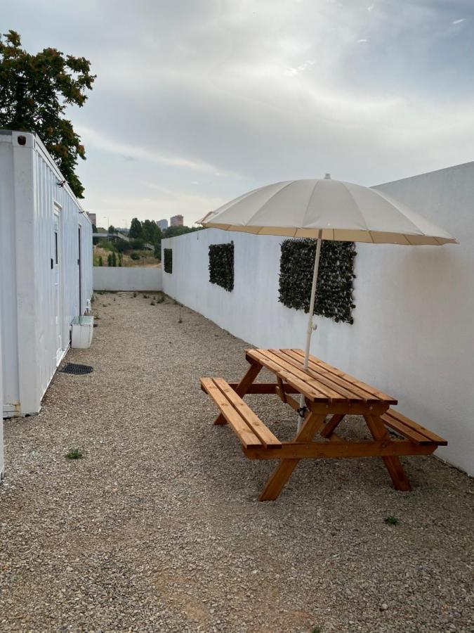 Casa Vale Ecotainer Hostel Lisboa Екстериор снимка