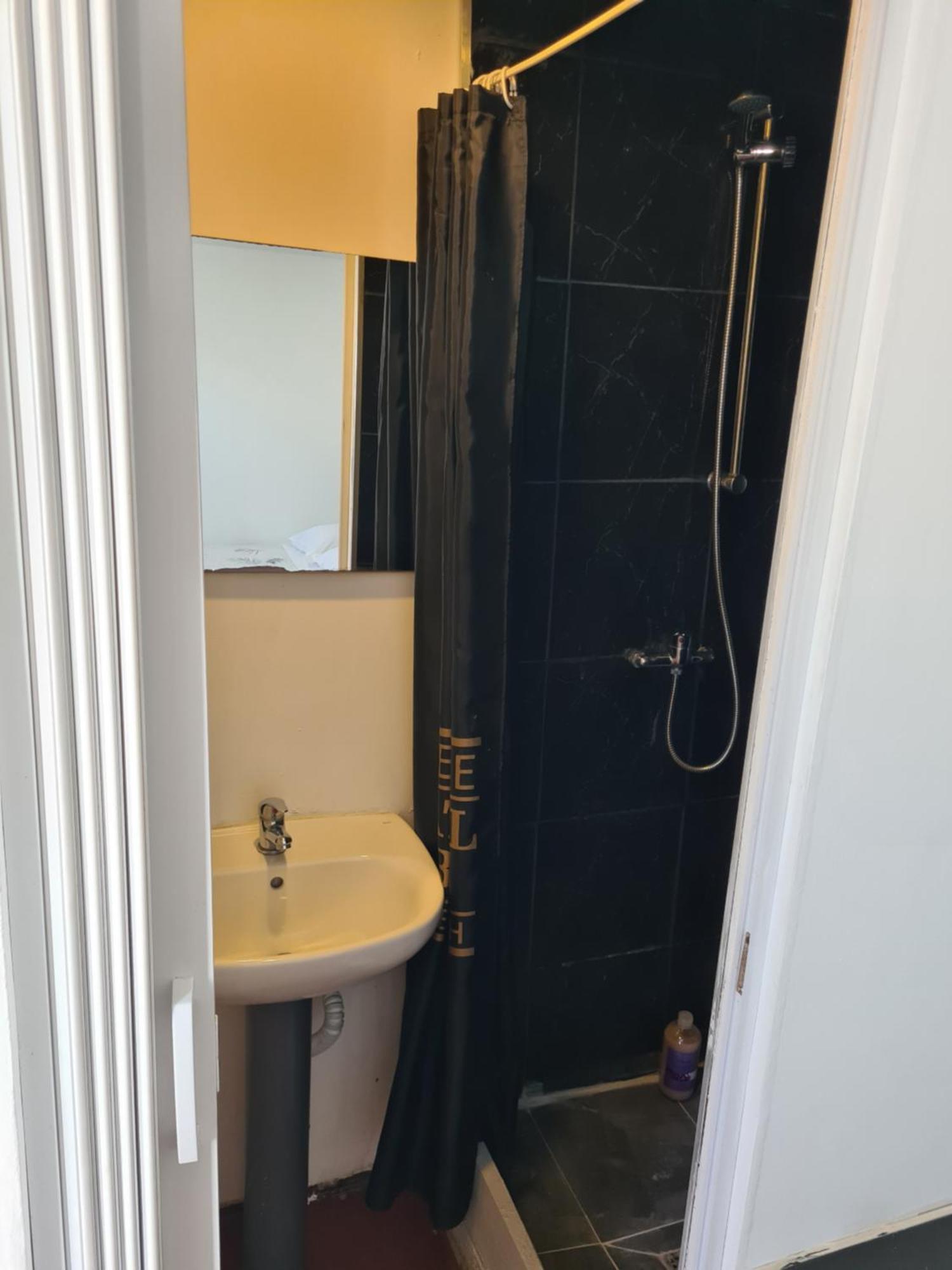 Casa Vale Ecotainer Hostel Lisboa Екстериор снимка