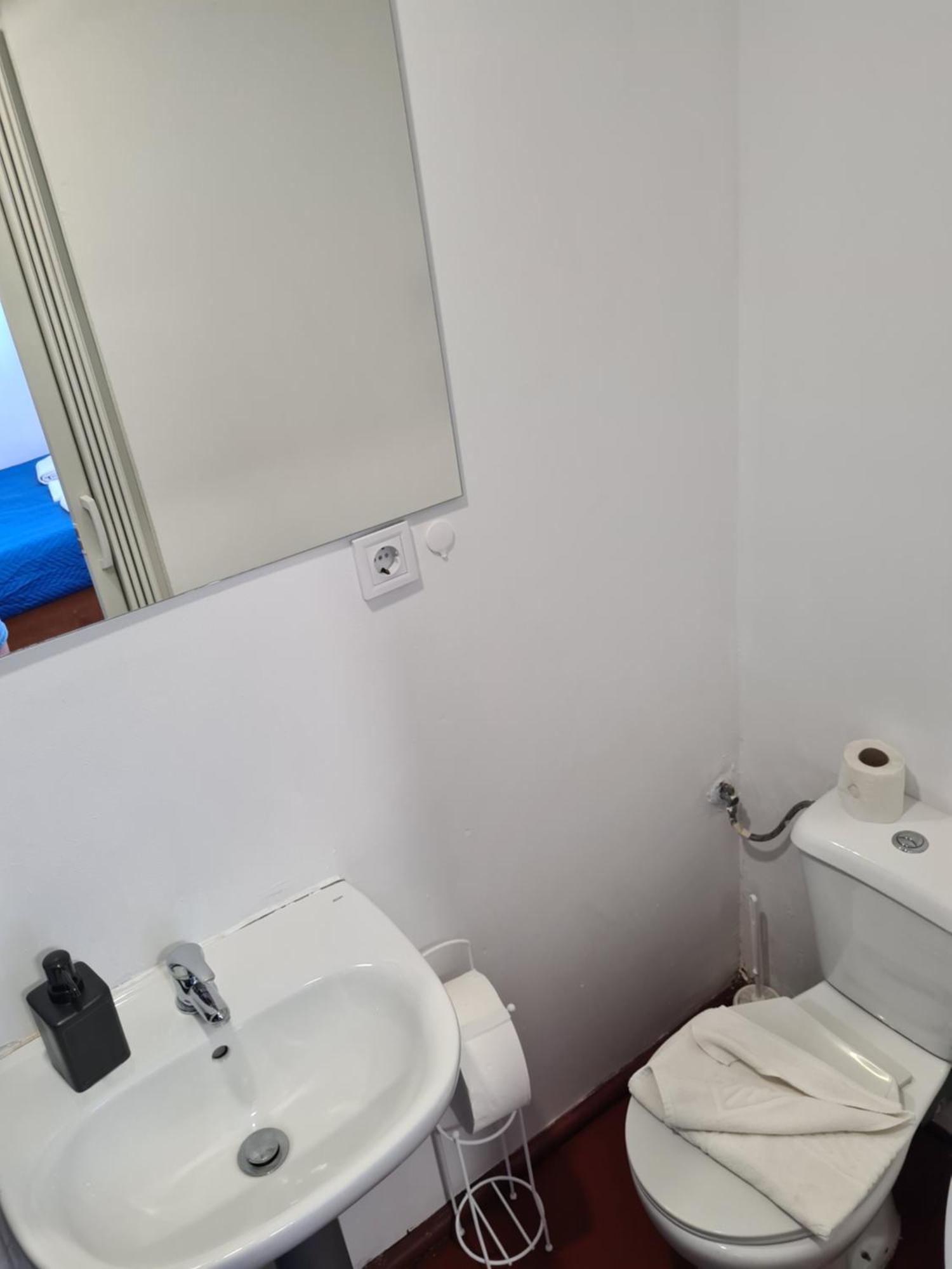 Casa Vale Ecotainer Hostel Lisboa Екстериор снимка