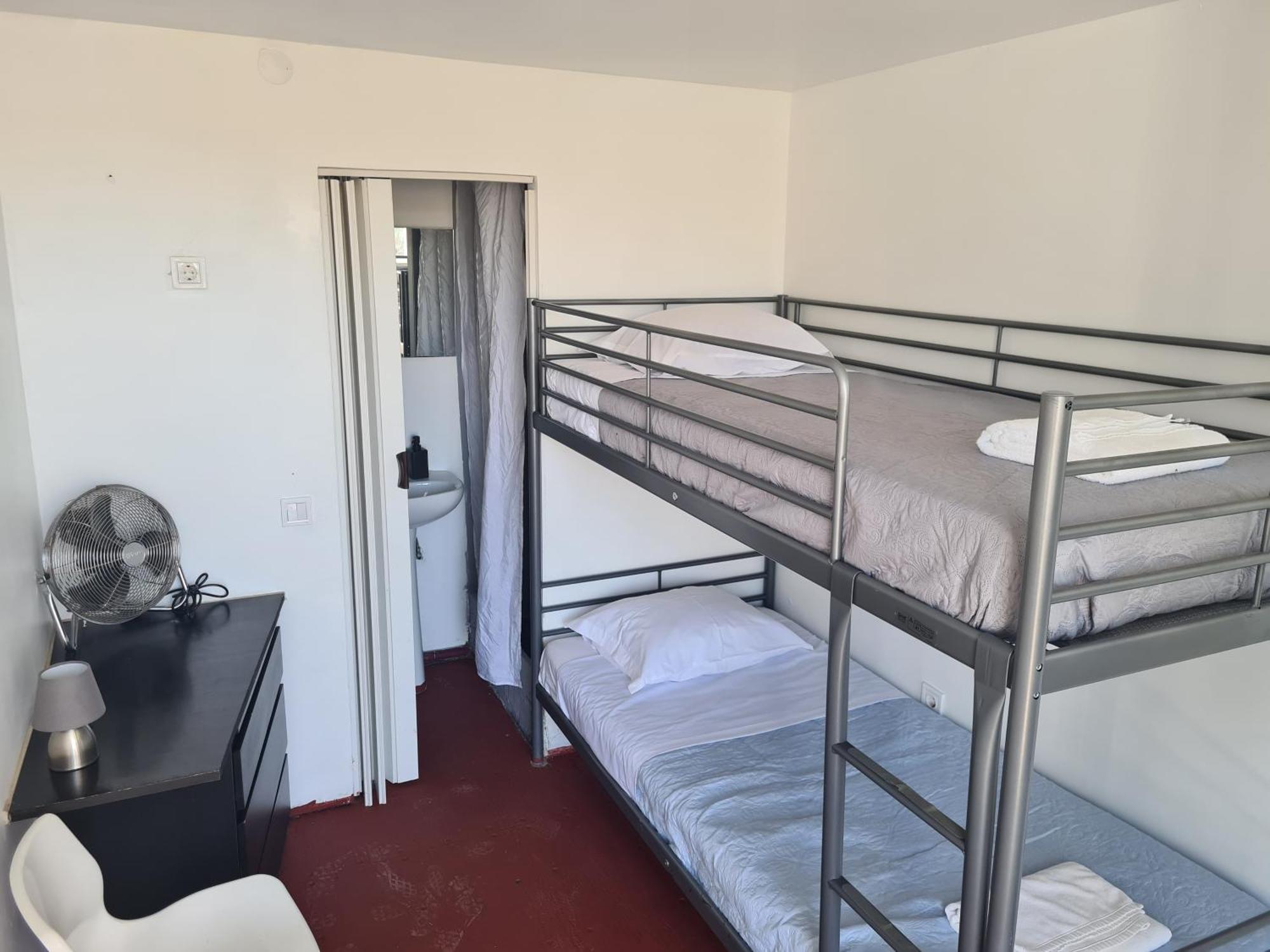 Casa Vale Ecotainer Hostel Lisboa Екстериор снимка