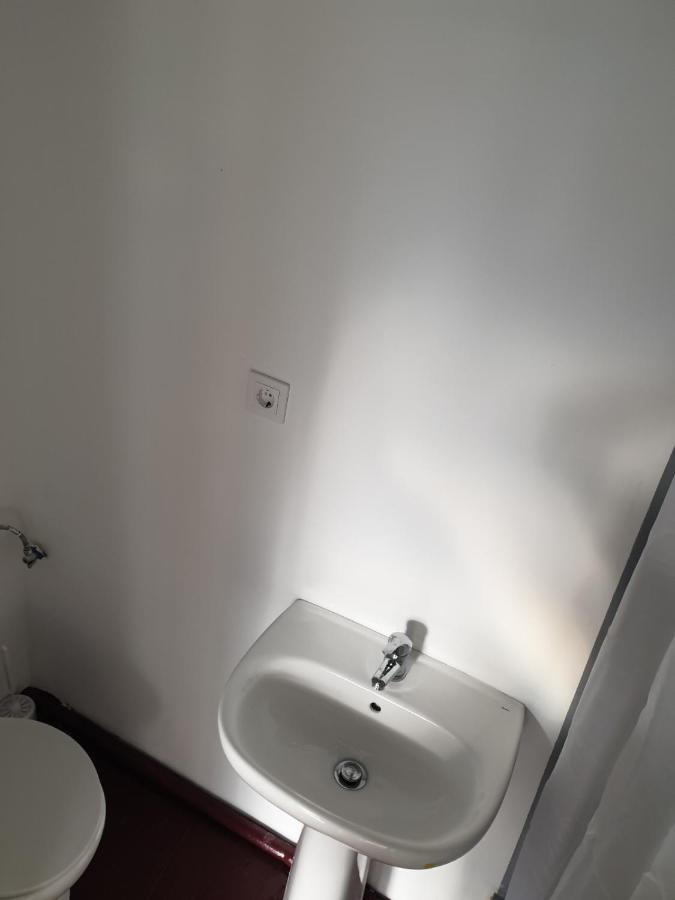 Casa Vale Ecotainer Hostel Lisboa Екстериор снимка
